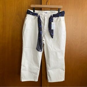 Croft & Barrow White Capri Jeans with Polka Dot and Floral Scarf Belt